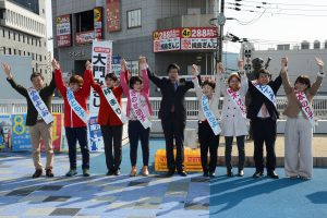 大津市・ＪＲ石山駅前デッキ