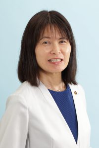 松井圭子氏