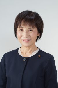 中川睦子氏